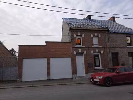 maison partiellement incendiee  garages p. lateral  jardin