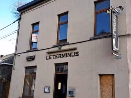 maison 3 façades avec cour