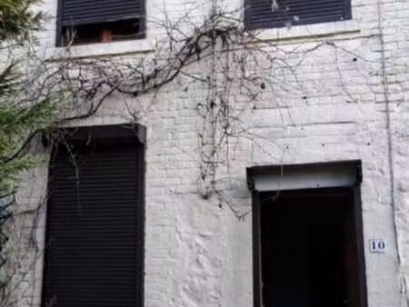 maison d'habitation 3 façades avec jardin