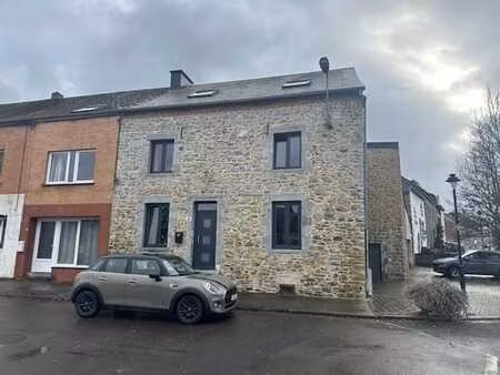 maison d'habitation en plein centre de momignies