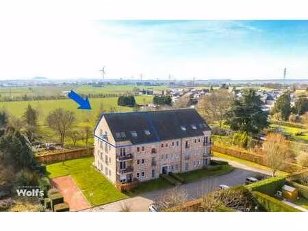 spacieux appartement de 2002 avec belle terrasse et garage !