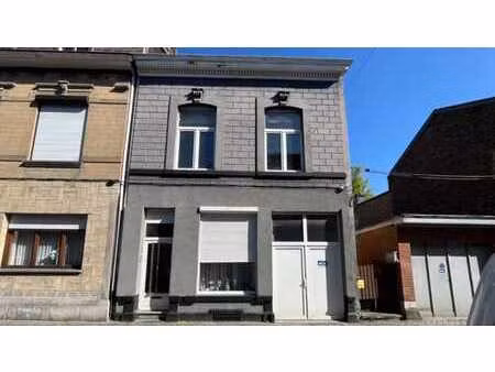 maison 3 façades à tilleur