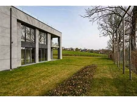 magnifique appartement 3ch au rez-de-chaussée