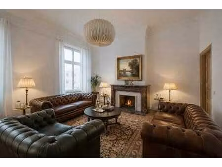 bruxelles  maison unifamiliale + ateliers à l'arrière 660m²