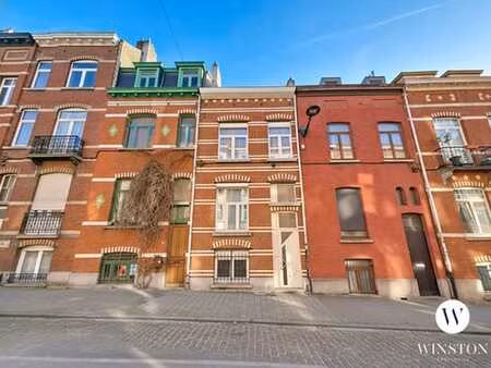 charmante maison rénovée 4 chambres avec espaces extérieurs