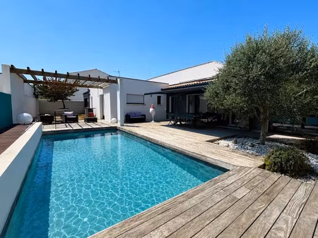 vente maison 5 pièces 153 m² à l'houmeau (17137)  828 000 €