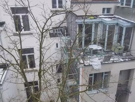 jolie arrière maison à proximité du cinquantenaire