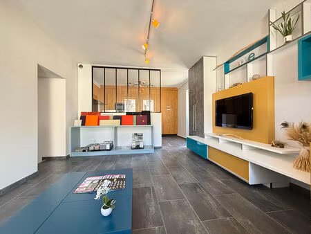 local commercial 78 03 m2