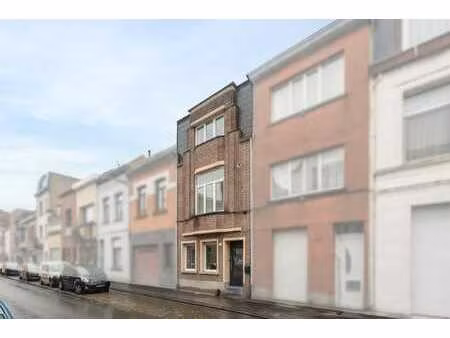 à vendre: maison rénovée avec jardin à anvers
