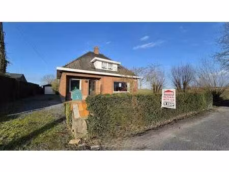 villa met uitzonderlijk potentieel op een zeer ruim perce...