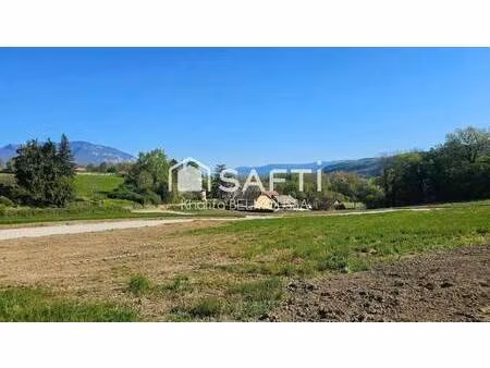 terrain constructible viabilisé à vendre