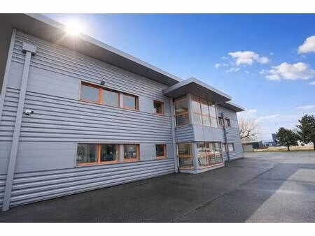 local d'activités à vendre