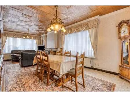 maison avec 4 chambres et entrepôt spacieux à vendre à deerl