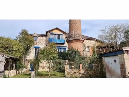 exclusivite : appartement de 105 m² et combles de 67 m² a amenager