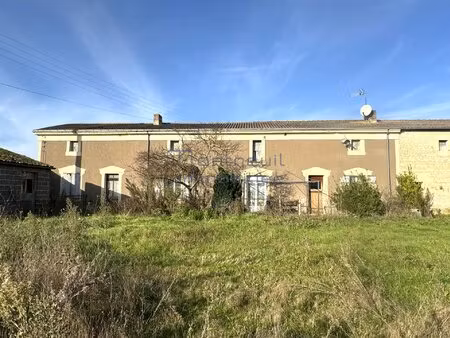saint-cyr-la-lande (79) corps de ferme à renover sur terrain constructible 129 000 € hai