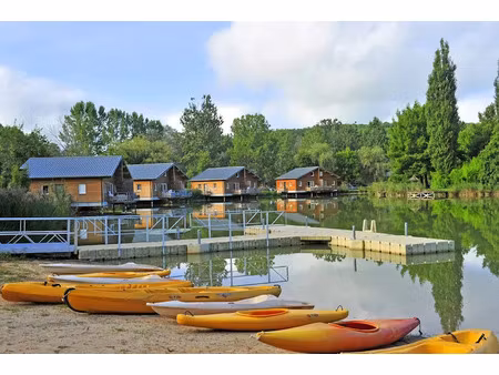 vente appartement 4 pièces 63.5 m² à saint-amand-de-coly (24290)  60 890 €