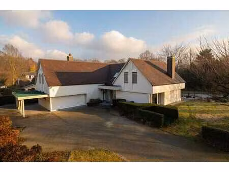 riante villa op lichtrijk perceel van ca. 2.192 m2