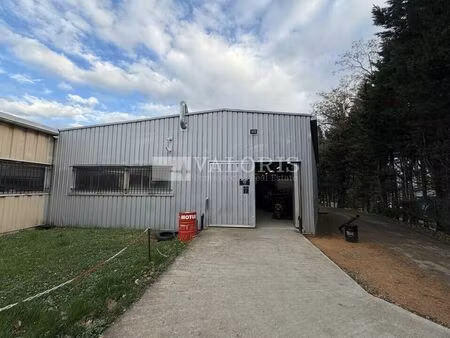 location commerce 1325 m² à dardilly (69570)