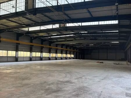 location entrepôt 2 672 m²