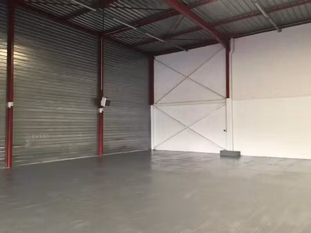 location entrepôt 1 450 m²