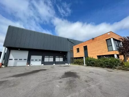 location entrepôt 3 939 m²