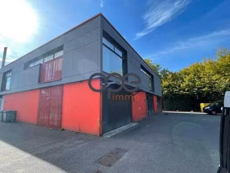 location entrepôt 142 m²