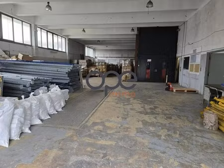 location entrepôt 2 228 m²