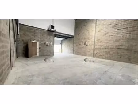 location local d'activités 177 m²