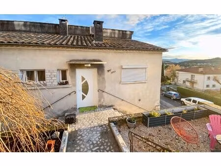 location appartement  92.28 m² t-4 à forcalquier  1 150 €