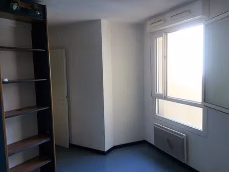 studio lumineux  proche des transports avec place de stationnement – avenue lacassagne