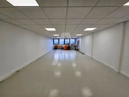 vente local d’activités evry courcouronnes 91080 195m²