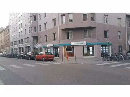 location commerce lyon 69007 91m²