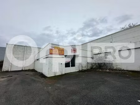 location commerce 506 m²
