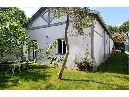 vente local d'activités 160 m²