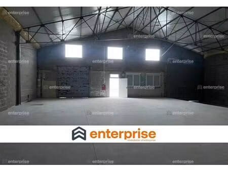 vente local d'activités 550 m²