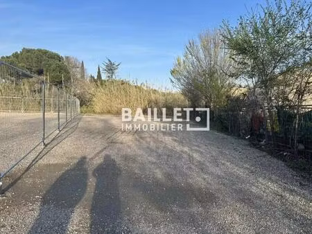 location terrain 270 m²