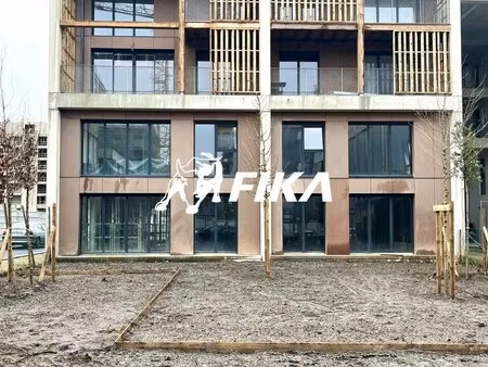 vente commerce 150 m²