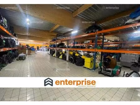 vente commerce 1 200 m²