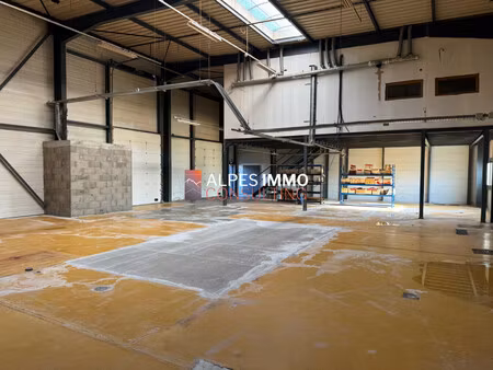 location local commercial