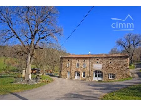 ancienne auberge de caractère – 322 m² – parc du livradois