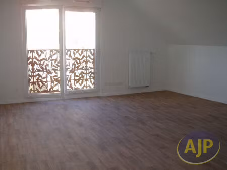 parc de la gaudinière - grand studio avec parking