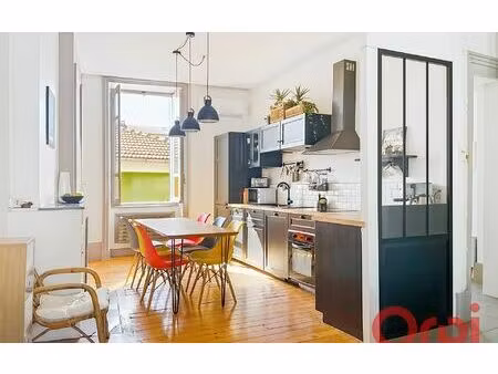 appartement lyon 8 76 m² t-3 à vendre  380 000 €