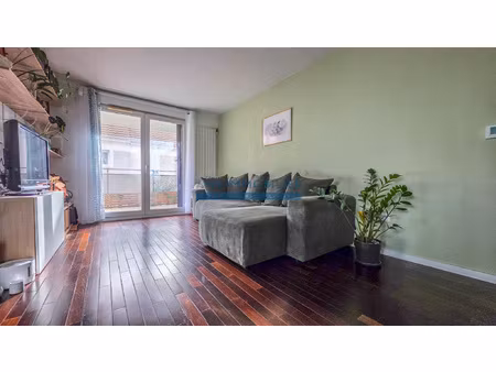 appartement f4 + balcon + 2 parking