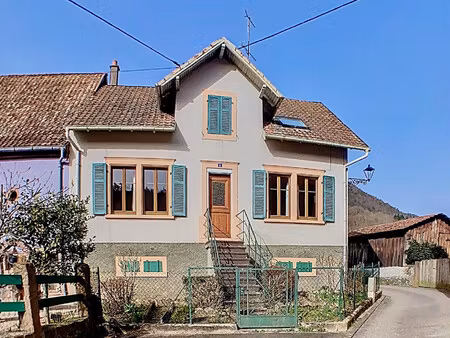 maison familiale avec combles  garages et atelier