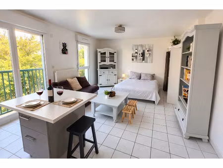 studio meublé - proche centre ville saint cheron - 35.70 m2