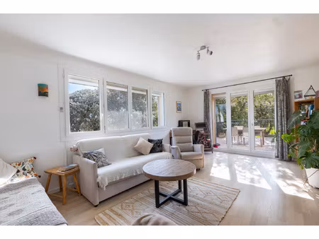 a vendre en exclusivité appartement t5 avec terrasse le th