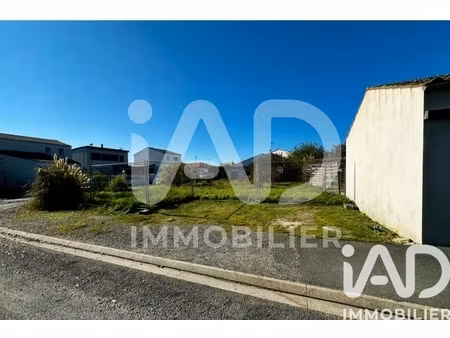 vente terrain à bâtir 708 m²