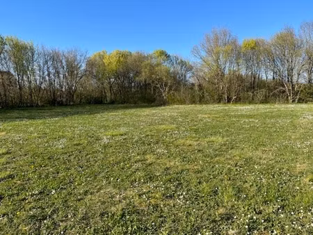 terrain 3800 m² proche st jean d'angèly