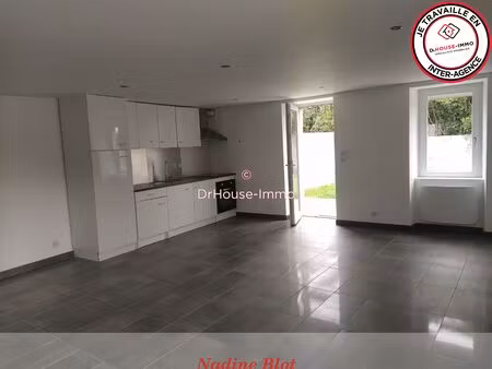 maison de village 2 chambres avec terrasse et grand terrain