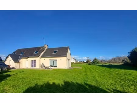 melgven - maison au calme avec beaux volumes !